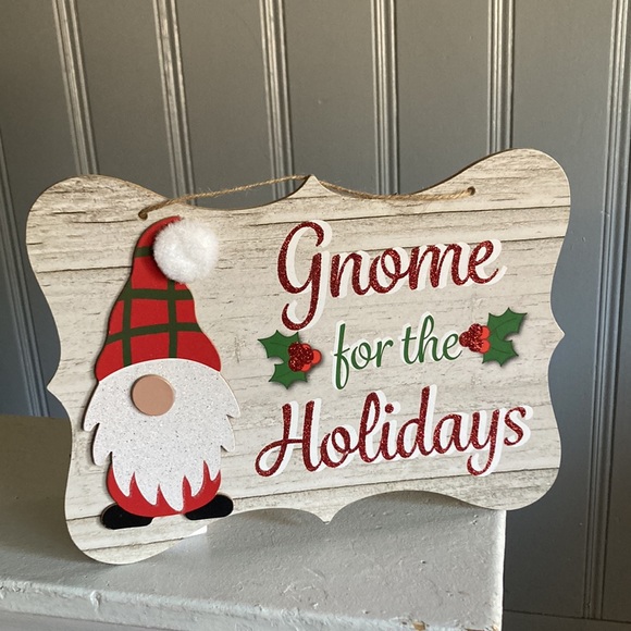 NWT Adorable Wooden Glittered Gnome for the Holidays Decoration Sign - Picture 15 of 16